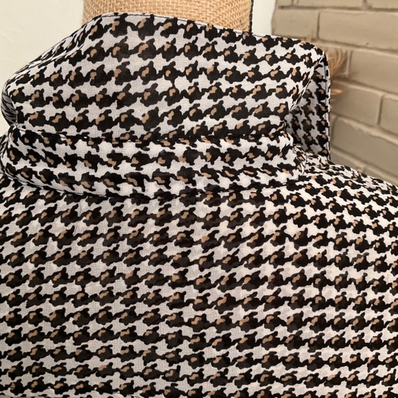Vince Camuto Sheer Houndstooth Blouse medium button down career black neutral M - Picture 2 of 12